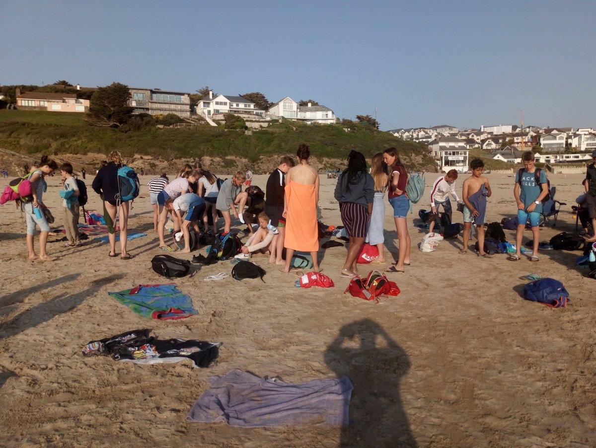 HZG_Trips's tweet photo. An evening on the beach. @HazlegrovePrep #makingmemories #greatfriendships https://t.co/ItLgwh6A2H