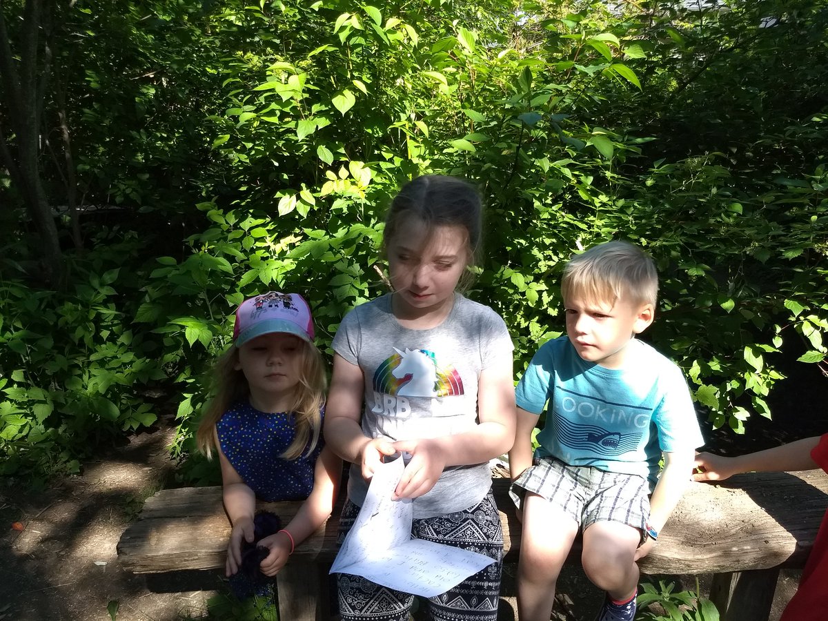 MrsMoreno5's tweet photo. Today we read our Diaries of a Plant or Animal to some Kindie friends. #realauthors @shewrdsb https://t.co/VpAc6rAWPC