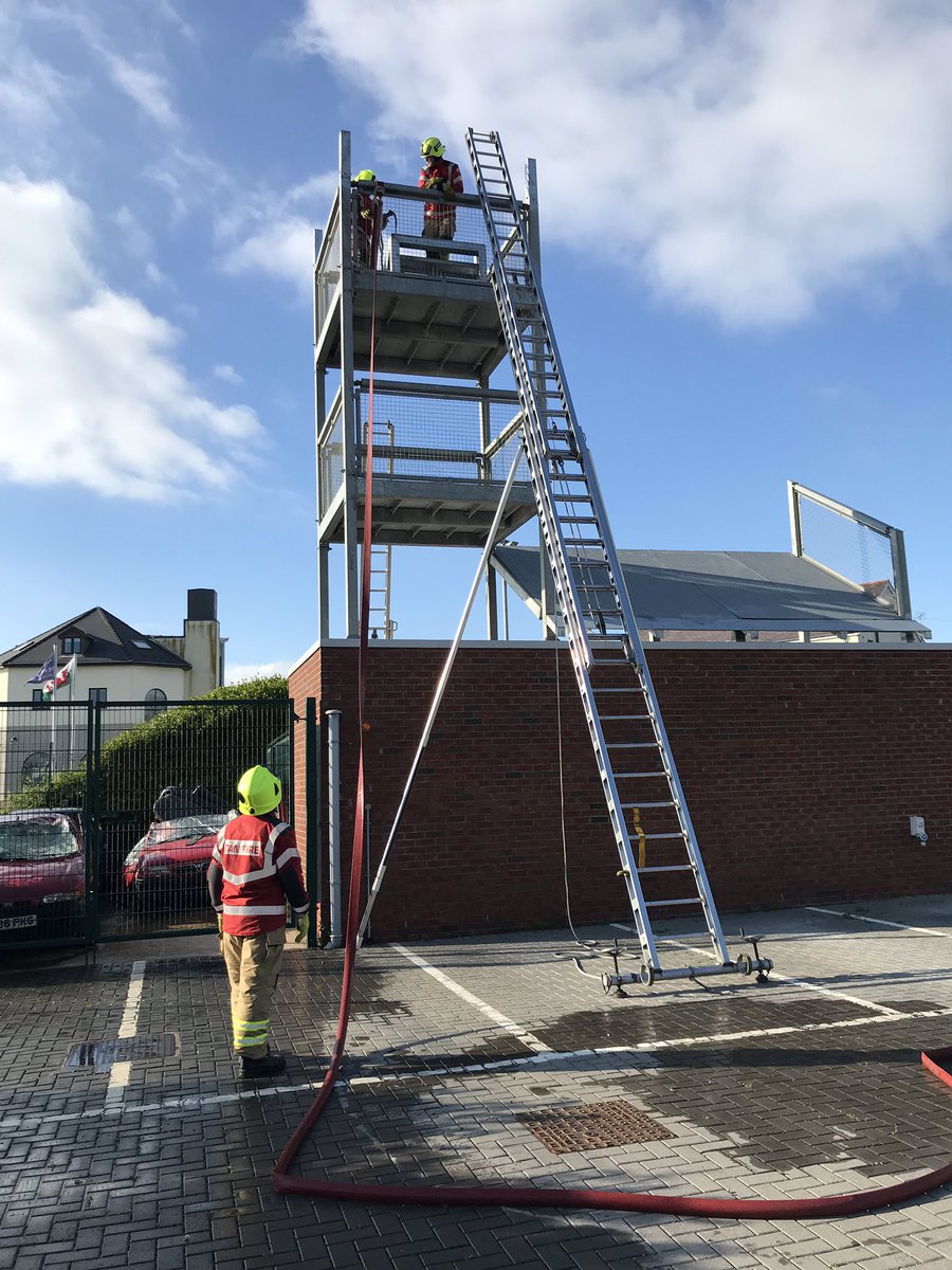 daipugh1's tweet photo. Another good night of wet, dry &amp; high drills at Aberystwyth fire station. @Bowden1Nigel @JessDaviesff98 @MAWW_On_Call @iamthebigmont @Carwynsionthom1 @rowlandpenrhos  @GorsafS  @Kobzz @yasar_aydogmus https://t.co/xzX9AZuSRE