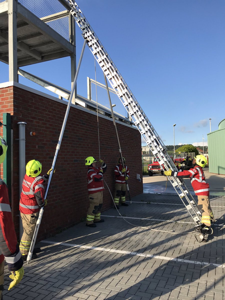 daipugh1's tweet photo. Another good night of wet, dry &amp; high drills at Aberystwyth fire station. @Bowden1Nigel @JessDaviesff98 @MAWW_On_Call @iamthebigmont @Carwynsionthom1 @rowlandpenrhos  @GorsafS  @Kobzz @yasar_aydogmus https://t.co/xzX9AZuSRE