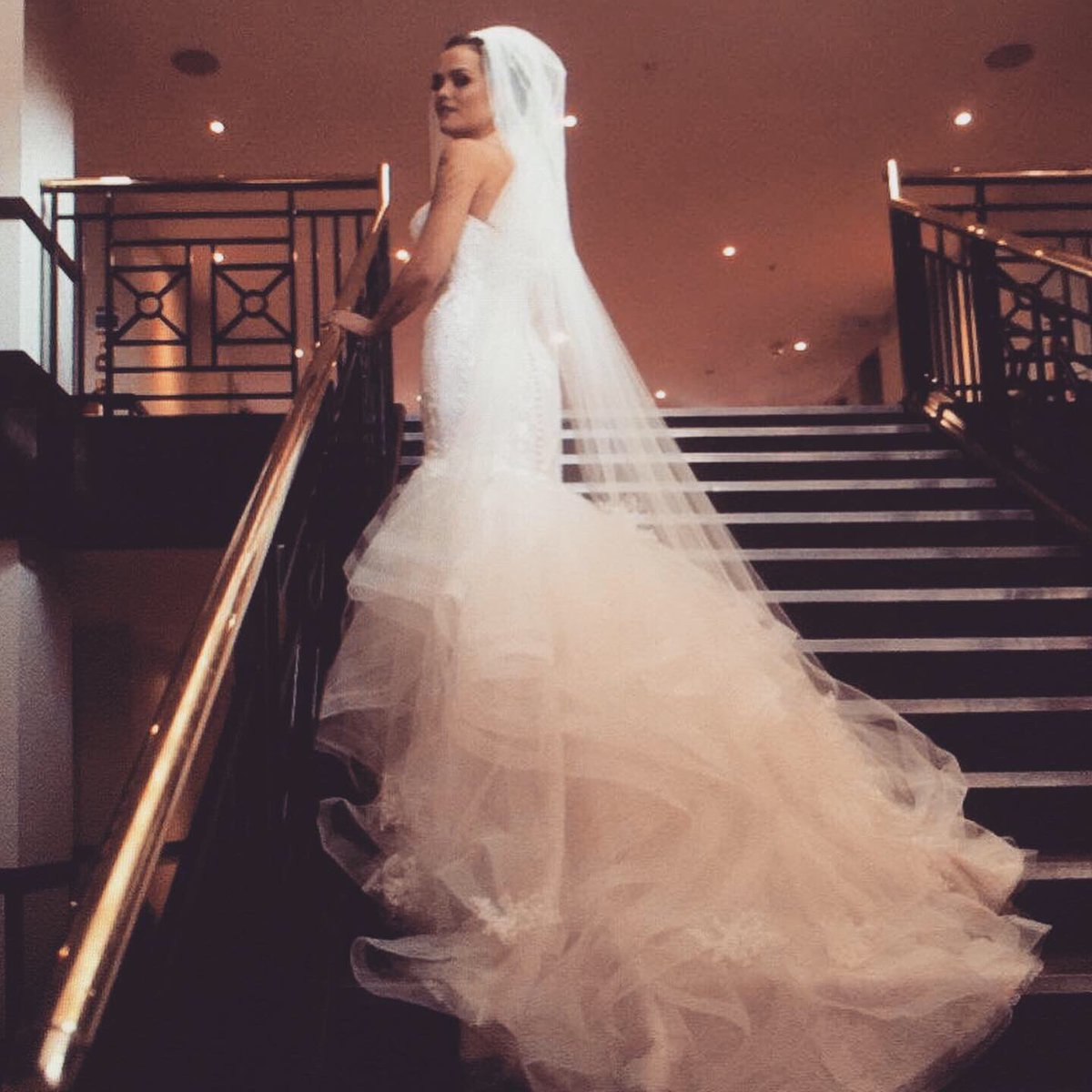 Francesca 💕
Our beautiful #chilhambride in a breathtaking #justinalexander wedding dress. What a stunner...
Congratulations to you both xxx 
#realbride #kentbride #kentwedding #kentweddings #bride #fishtailweddingdress #justinalexanderbridal #weddingphotography #weddingphotos