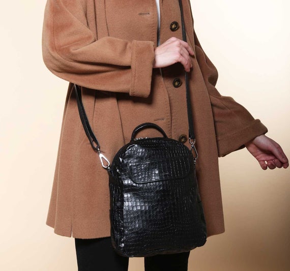 EricaHarelcom's tweet image. Croc Embossed Black Leather Shoulder Bag and #bagsandpurses @EtsyMktgTool etsy.me/2Vktmh7 #smallblackbackpack #blackcrossbodybag