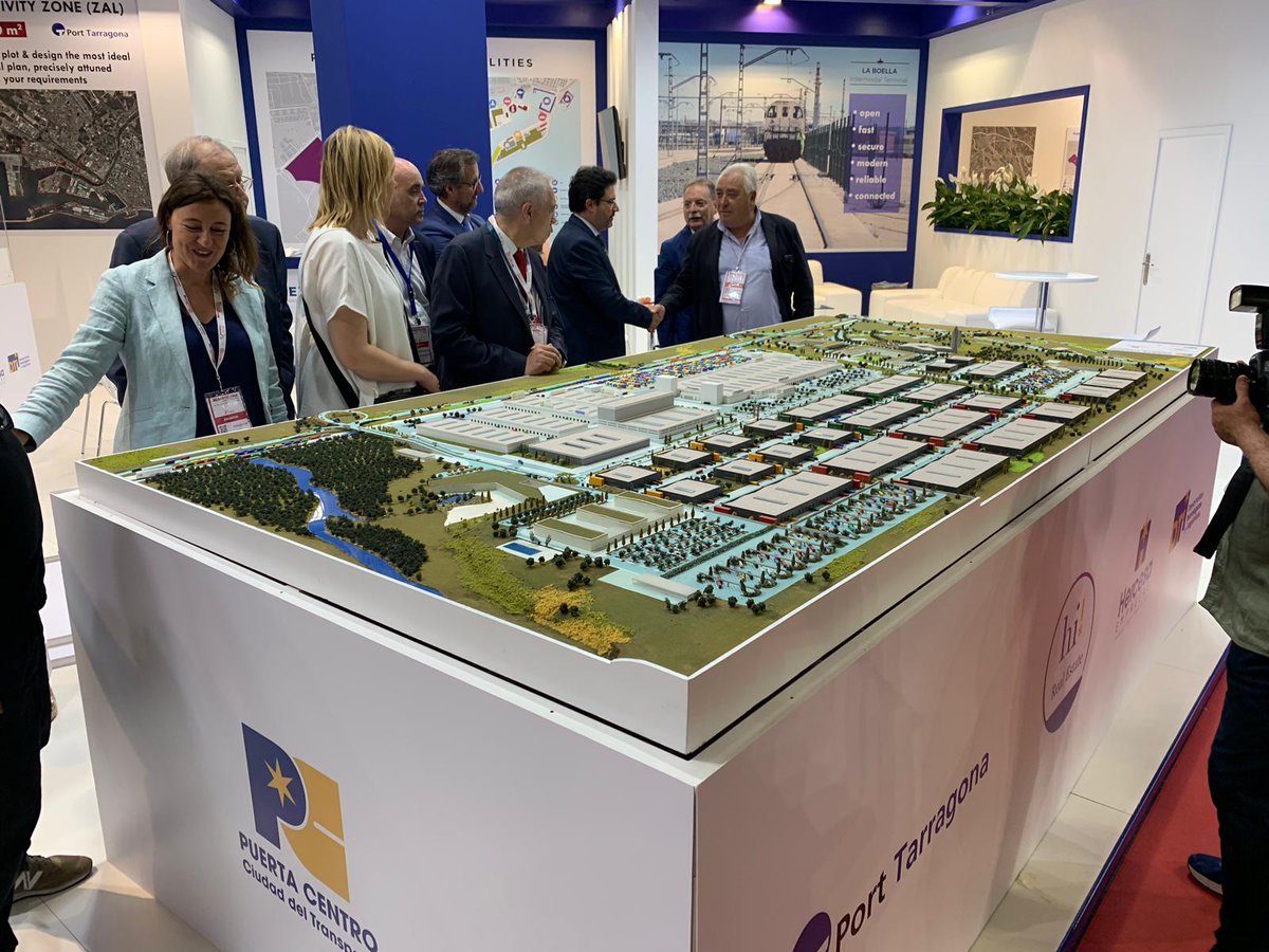 Hercesa's tweet photo. Puerta Centro - Ciudad del Transporte, la mayor plataforma logística intermodal del centro de la Península Ibérica, está presente en @SILBARCELONA con un espacio protagonista en el stand de @PortdeTarragona #sil2019 #laferiadelsector #Hercesa #hirealestate https://t.co/0S6sBMdpHs