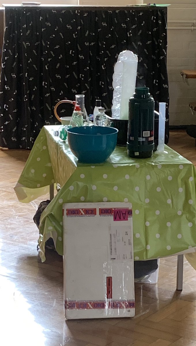 Miss___Taylor's tweet photo. Incredible science show from @SublimeScience today for @KingswoodSch Our children loved it and were so excited and engaged! Thank you #wow #primaryscience #scienceassembly #dryice https://t.co/wOltALNXaW