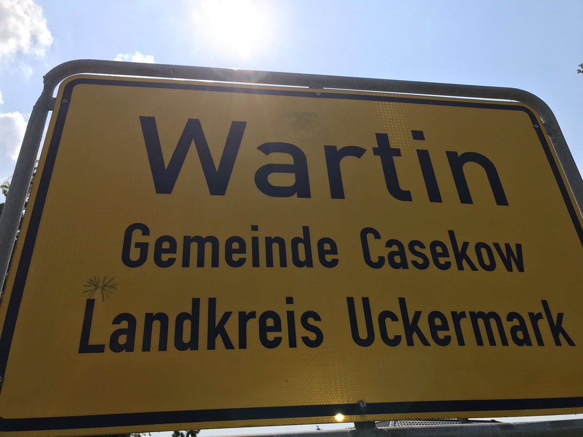 Uckermark_tmu's tweet image. Trotz der Hitze hat sich der Weg heute nach #Wartin geloht! Das #Schloss Wartin ist ein wirklich ganz besonderer Ort mit viel Platz &amp;amp; Atmosphäre zum Austausch und kreativen Arbeiten. Mehr unter: wartin.com #Tagungslocation #Seminarhaus #Garten