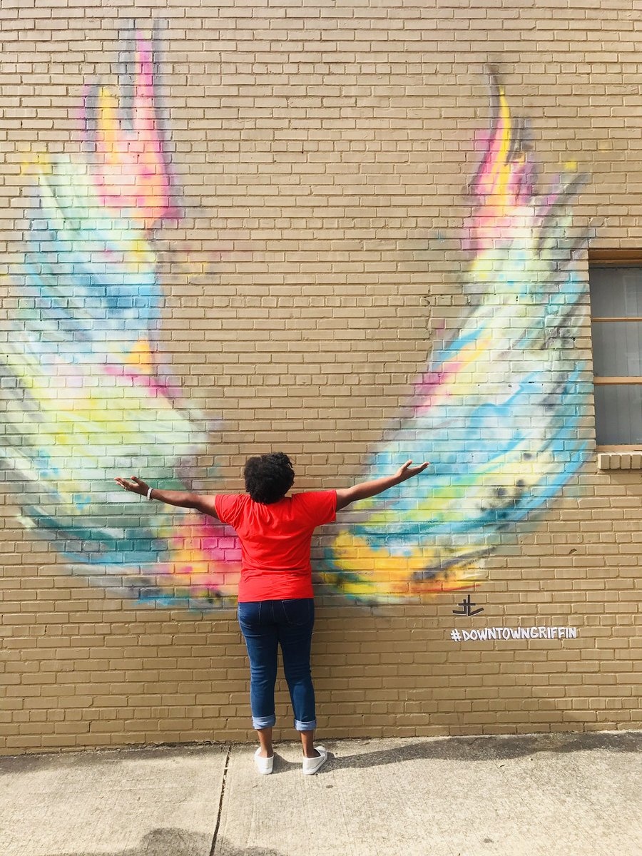 Lori Taylor tweet media