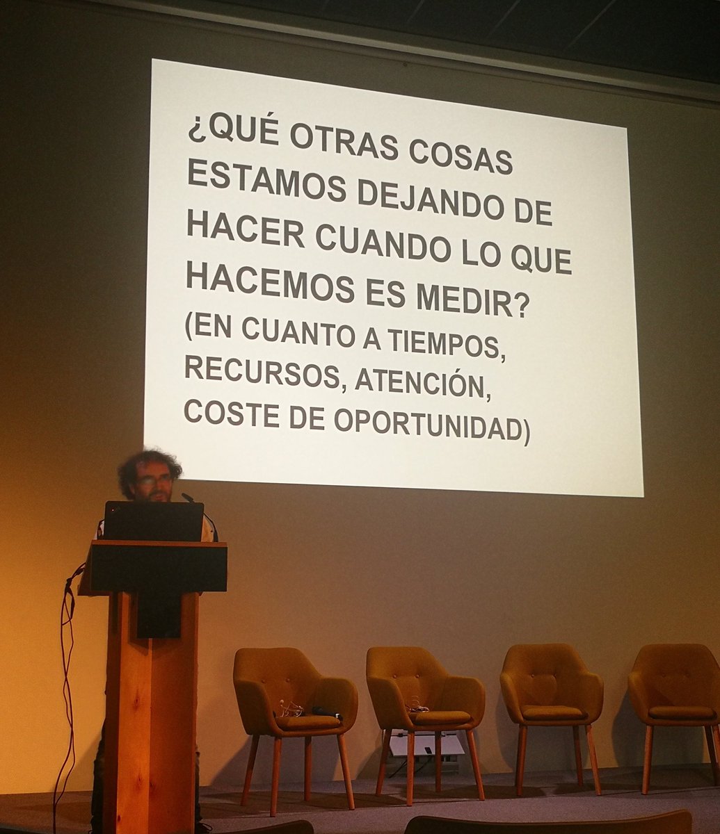 diegoalsan's tweet photo. Interesante invitación a la reflexión. #datosypoder #summerlab19 https://t.co/wqs4AmXxil
