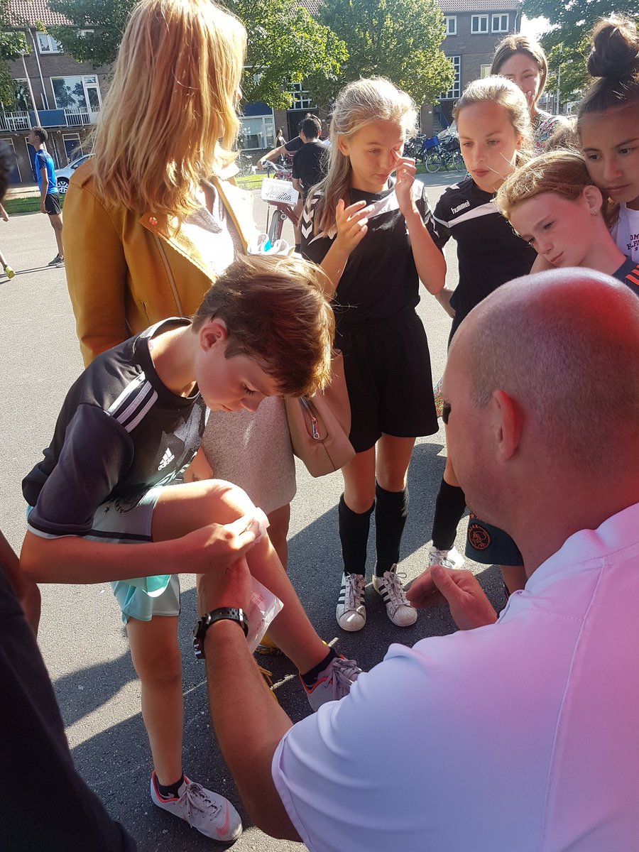 Druk bezochte &amp; levendige voorronde Telstar Street League 2019 op Homburgplantsoen #IJmuiden: vier jongens- en drie meisjesteams strijden fanatiek maar sportief voor een plek in de finale * daarvoor moeten ze natuurlijk ook nog een wijkbijdrage verrichten waarmee ze punten halen