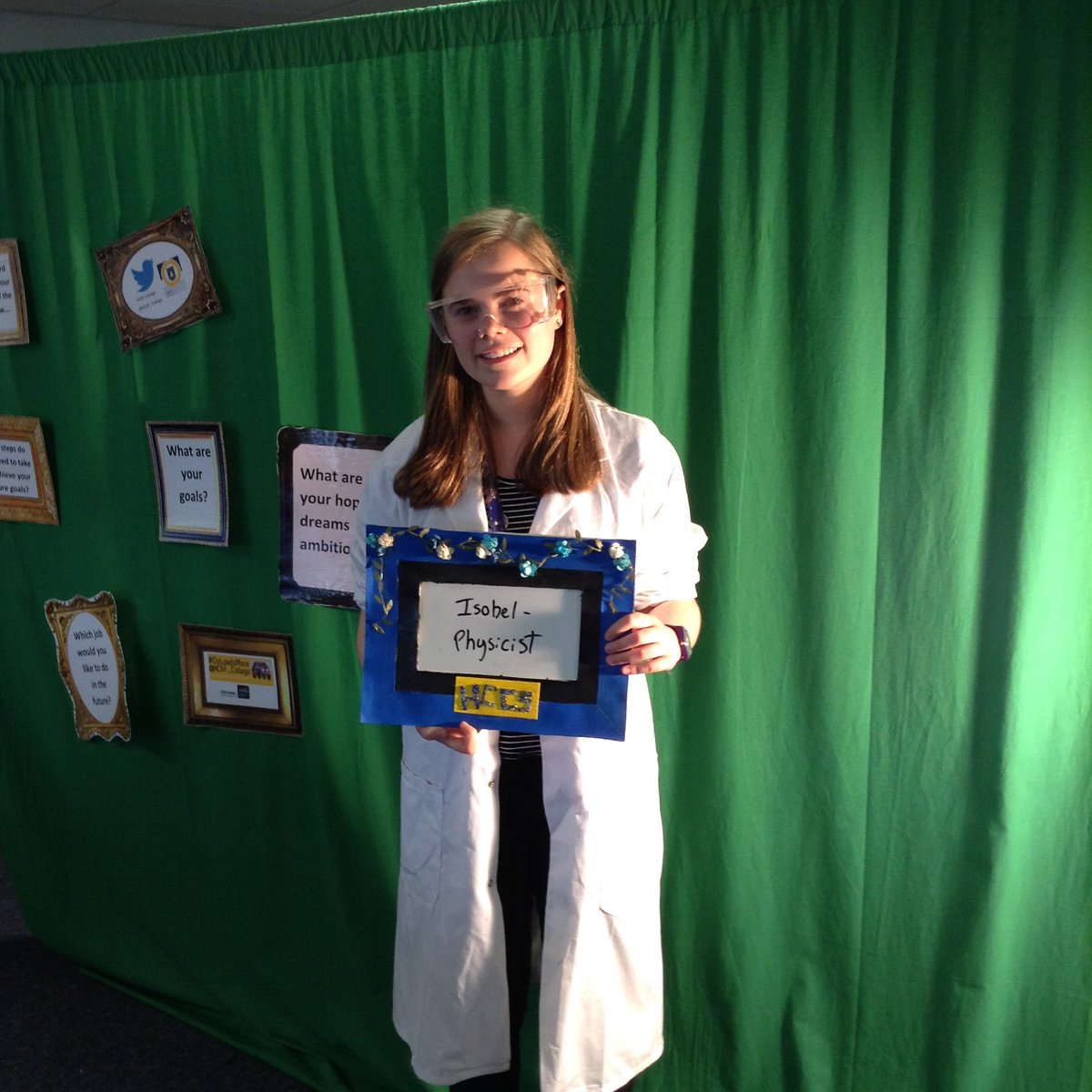 HC6F_College's tweet photo. Deputy Head girl Isobel wants to be a physicist when she’s older #DoLoadsMore https://t.co/JEusEyY3g1