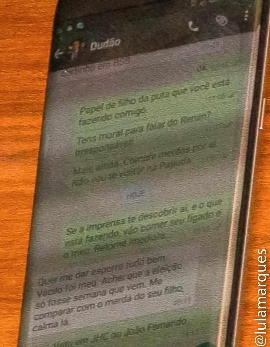 Recordar para não esquecer.
"Papel de filho da puta que você está fazendo comigo "
"Mais ainda, compra merda por ai. Não vou te visitar na 
PAPUDA" Se a imprensa te descobrir ai, e o que está fazendo vão comer seu fígado e o meu. Retorne imediatamente. Bolsonaro/Dudão