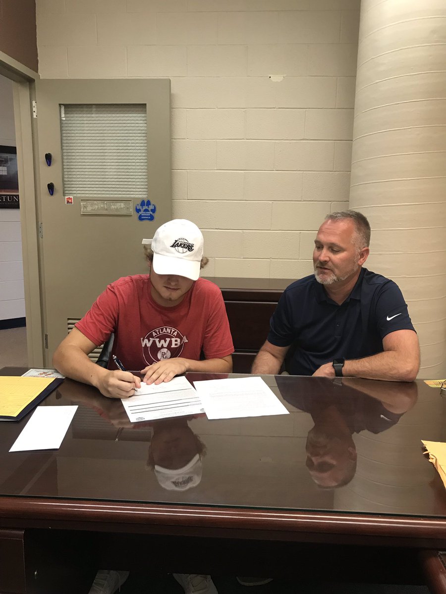 trentfox02's tweet photo. Excited to announce i have committed to @OlneyCCSports!! A big thanks to @scbaseball and @Kybaseballclub for all they have done for me #blueknights https://t.co/568vijTm5l
