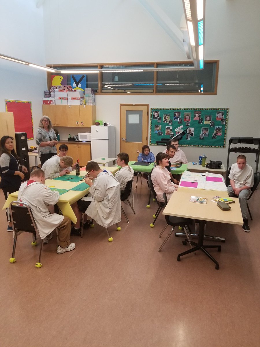 MCHSPlace's tweet photo. Last day of school and we're painting!! #memorialcomp https://t.co/UJGKRnqeEv