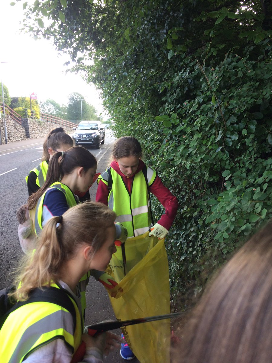NewryHigh_Sci's tweet photo. What a way to end off the year for our committed ECO CLUB members - We did a community clean up of the streets around school all morning. Thanks to @dominos in Newry for donating our yummy lunch 🍕 Have a wonderful summer holiday everyone! 🌞 https://t.co/bd5mFsivgc