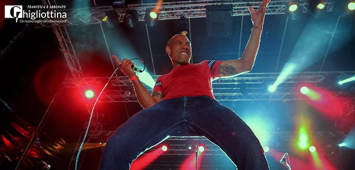 Sul palco di #VillaAda a #Roma i festeggiamenti per i 35 anni di <a href="/RadioRock106e6/">Radio Rock</a> con <a href="/bigMcounty/">Big Mountain County</a>, #TheWinstons e i <a href="/giuda/">GIUDA</a>. Live report di <a href="/DamianoSG/">Dam!ano Sabuz! G.</a> con le foto di Francesca Romana Abbonato bit.ly/2KDX8se #musica #Estate2019