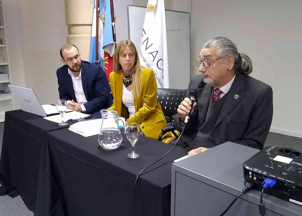 soledadarnedo's tweet photo. Este 25 de junio se  realizó, en el Nodo Tecnològico de Santiago del Estero, una jornada de  telecomunicaciones con paneles que abordaron temàticas como estadísticas regionales de reclamos de usuarios, bloqueo de terminales  mòviles y las buenas prácticas para el uso de las redes https://t.co/YqSAjK96Mu