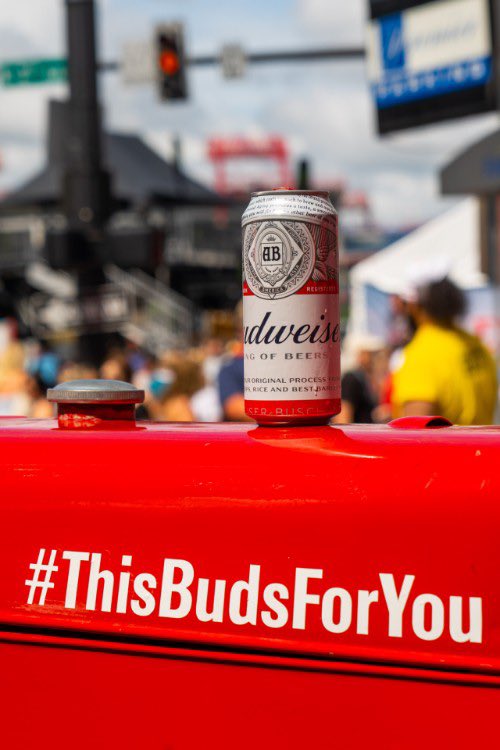 ArkDistributing's tweet image. Is there anything more American than apple pie and an ice-cold Budweiser? We don't think so! 
#ThisBudsForYou #Budweiser #4thofJuly