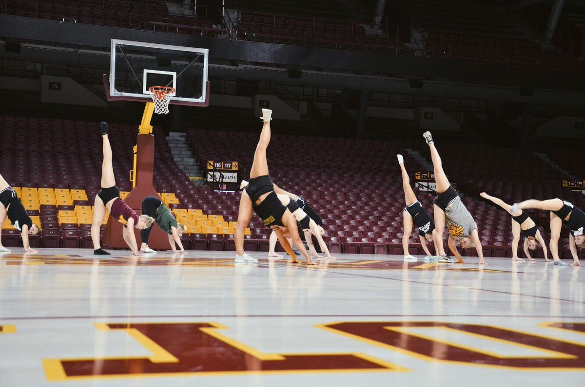 GopherSpirit's tweet image. We had such a blast during last week’s DT #IntroWeek cleaning up game day material &amp;amp; learning some new choreography! With retreat coming up in two weeks, these ladies are excited to continue bonding with their teammates before UCA Camp〽️💃🏻 #skiumah #pridepridepride #UMDT #dance