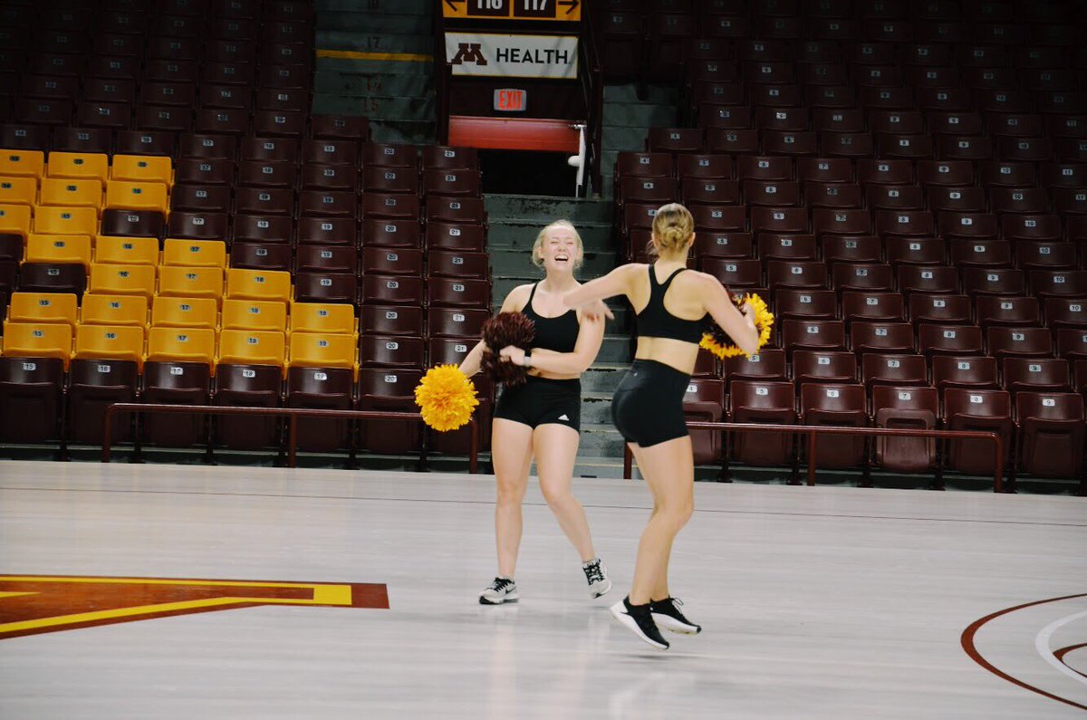GopherSpirit's tweet image. We had such a blast during last week’s DT #IntroWeek cleaning up game day material &amp;amp; learning some new choreography! With retreat coming up in two weeks, these ladies are excited to continue bonding with their teammates before UCA Camp〽️💃🏻 #skiumah #pridepridepride #UMDT #dance