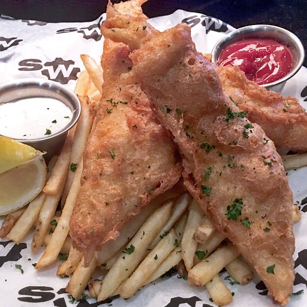 Stone_Werks's tweet photo. "Big Rock" Fish &amp; Chips 🍟
.
Perfect #wednesdaymotivation
Crispy #LandShark beer battered fish and fries!!

#stonewerks #SanAntonio #safoodie #saeats #fishandchips #beerbattered #localbusiness #satx #rimsa #foodie https://t.co/gBrEVrNr0t