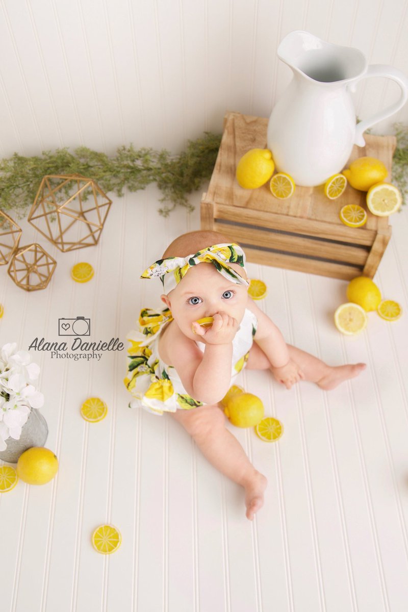 ADPhotography18's tweet photo. When life gives you lemons... 🍋 ✌🏻⁣

#AlanaDaniellePhotography #BabyGirlShoot #BabyPhotoshoot #BabyPhotoPoses #BabyGirlPoses #LemonShoot #LemonPhotoProps #WhenLifeGivesYouLemons #MakeLemonade #HoustonPhotography #HoustonPhotographer https://t.co/entQbeYHCD