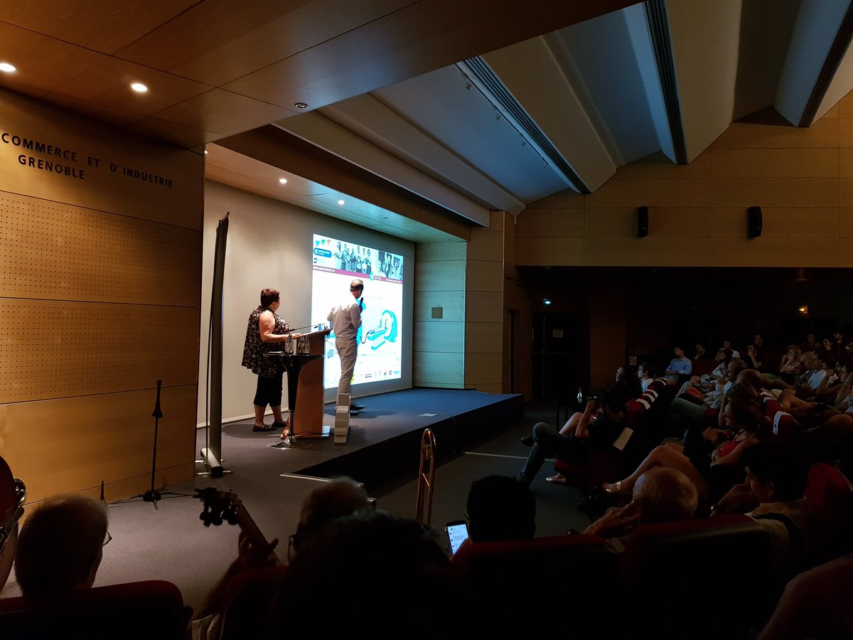 Vulkam_metal's tweet photo. L'équipe Vulkam en direct de la cérémonie anniversaire des #Innotrophées2019 ! Tic tac... suspense ! Qui sera récompensé dans notre catégorie #startup #industrie 🏆? Stay tuned ! https://t.co/VY6kl9FOVY