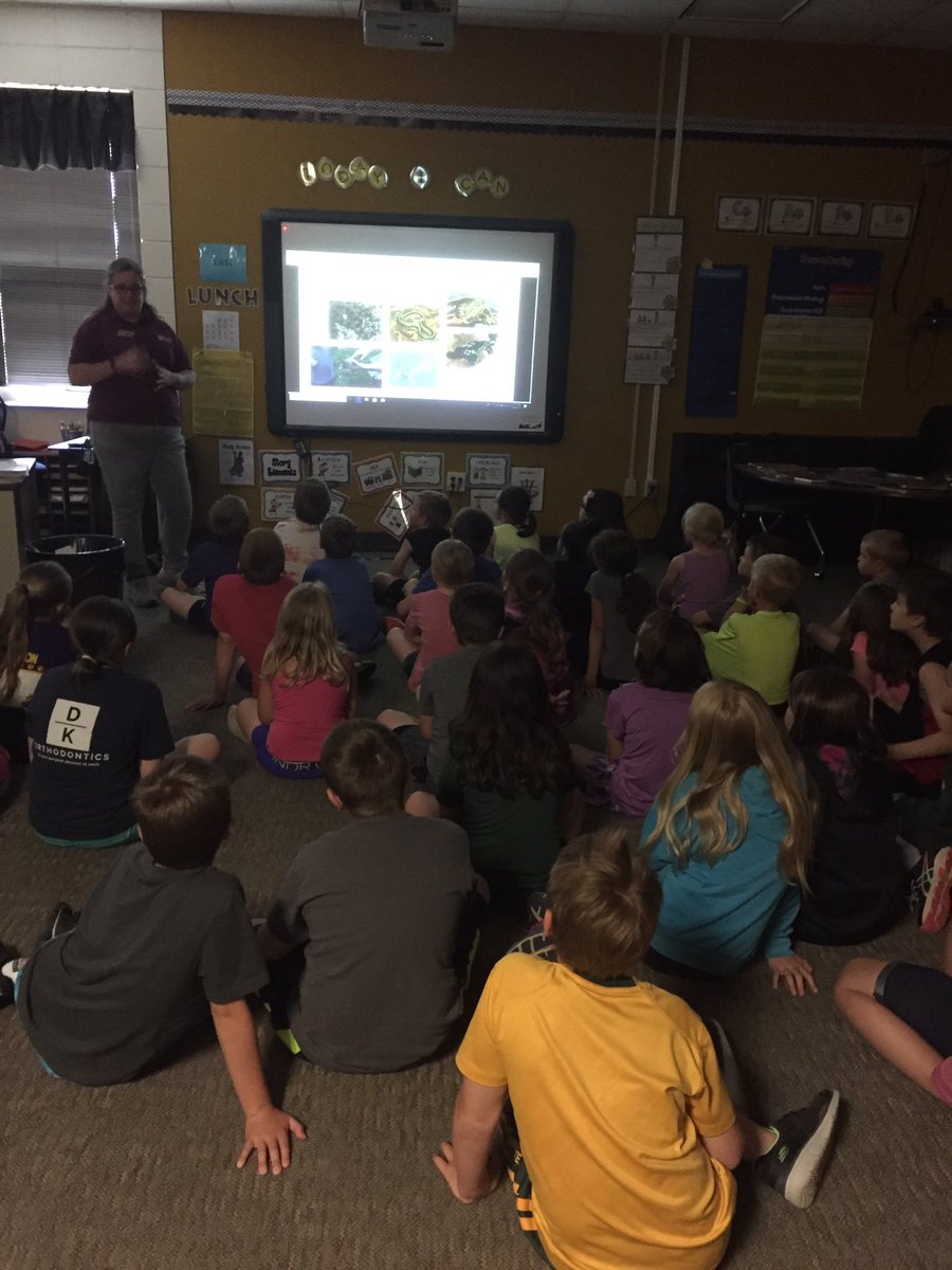 sequoiakrell1's tweet photo. Wow! The @DakotaZoo shared so much knowledge with us on the animals of the Midwest! The perfect way to kick off our animal research! Thank you!! #learnbps #dakotazoo #weloveanimals https://t.co/5TyBJ5K1bJ