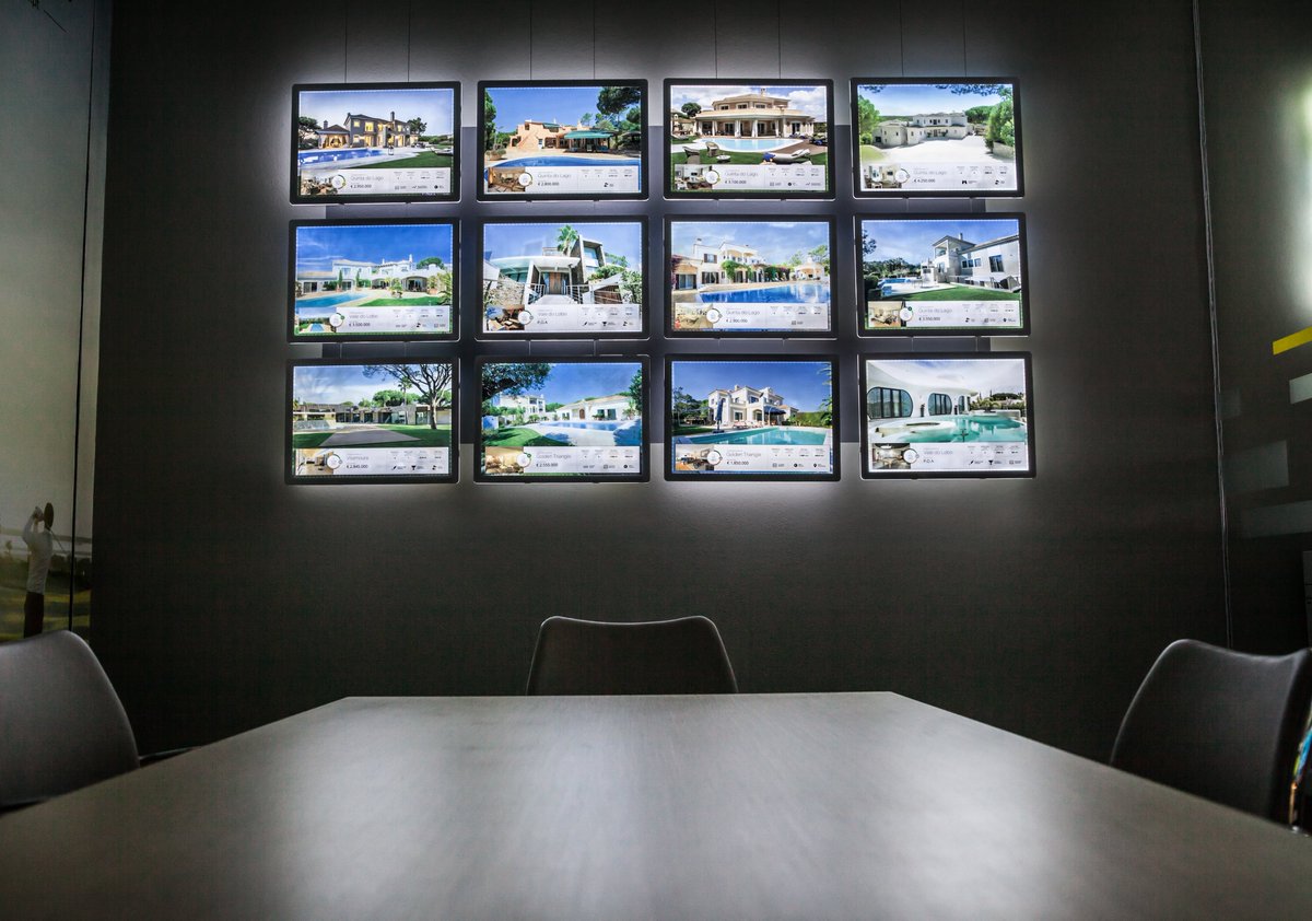 VitrineMediaMX's tweet image. Dale vida a tu negocio y a tu idea con VitrineMedia. #displayLed #publicidad #atraemasclientes #vendemas #aprovechatusvitrinas #negocios #inmobiliarias #mexico #guadalajara #monterrey #queretaro #puebla