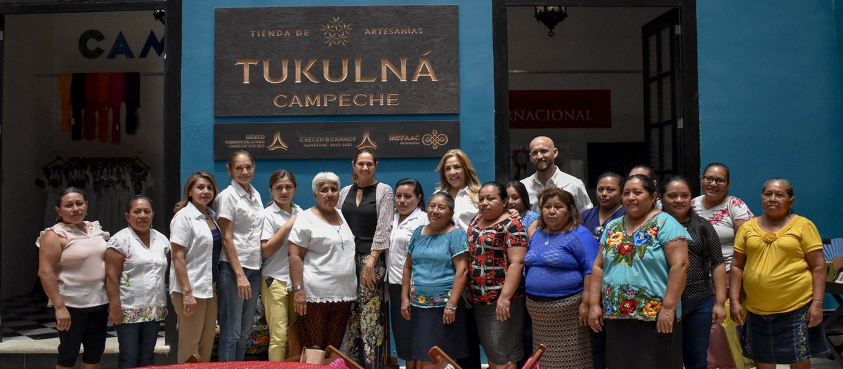 Alumnas del taller de bordado a máquina y tejido en gancho de la #AcciónMóvilDzibalchén, realizaron una visita escolar a la Casa de Artesanías Tukulná para conocer los procesos de control de calidad y diseños de los trabajos.
 #ICATCAM #CapacitarParaCrecer