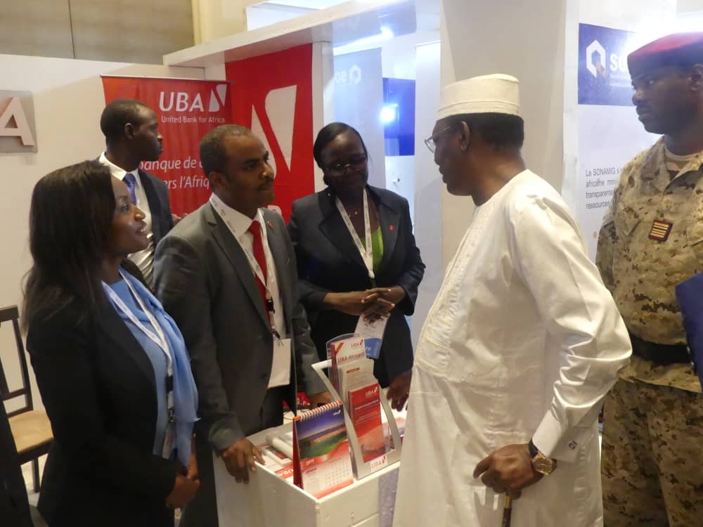 UBATchad's tweet photo. @ubatchad a été honorée ce matin par la visite à son stand de Son Excellence @IdrissDebyI, Président de la République du Tchad, à l’occasion de la première édition du Forum International pour l’investissement au Tchad (Invest in Chad).
#InvestinChad #UBATchad #Forum https://t.co/kNZnuatM1B