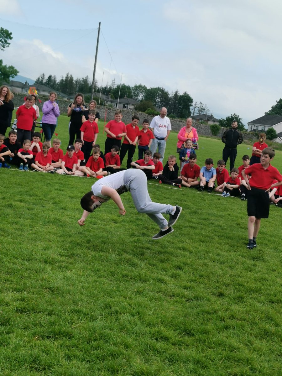 cbsjuniors's tweet photo. Some boys from second and fourth class really impressing the school with their amazing gymnastics display!! https://t.co/0VQLR7Igef