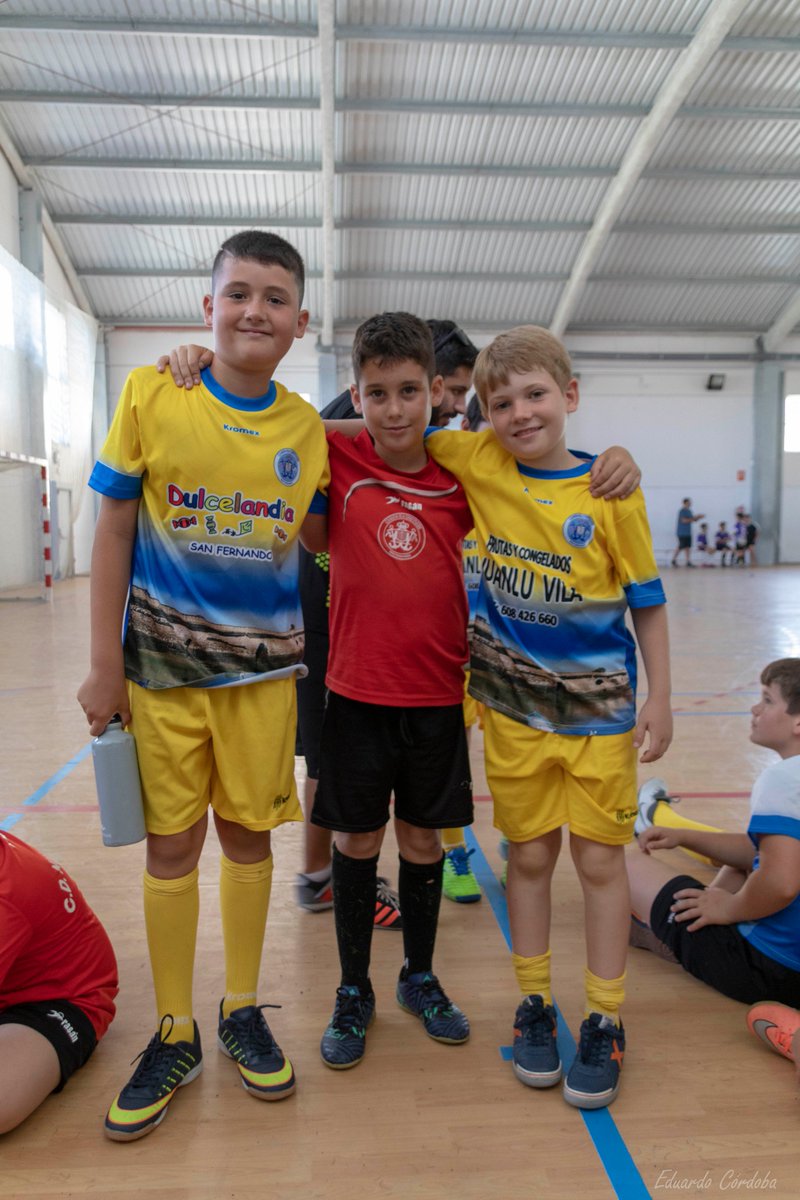 gabycumbreras's tweet photo. El club Nueva Isla Constitución celebró, con gran éxito, la décima edición de su trofeo de fútbol 7 y fútbol sala en el complejo Gómez Castro de San Fernando. Clasificaciones y galería de fotos en https://t.co/Rztm1vRCqg https://t.co/QeHZUJrjg7
