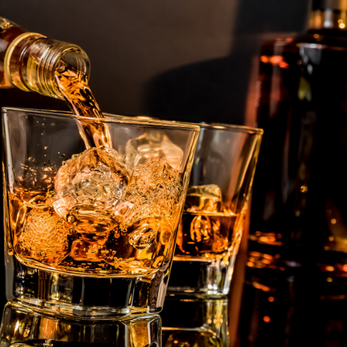 USPHRestaurant's tweet photo. Who’s ready to come out for #whiskeywednesday ? 
•
Tonight’s featured whiskey🥃
•
Old Grand Dad 114 | 114Pr Cinnamon, sugar, rye heat $6 #unionstreetpublichouse #alexandriava #whiskey #restaurant #drinks #washingtondc #happyhour #spirits #flight #cocktails #oldgranddad114 https://t.co/Gwkw7NqWHE