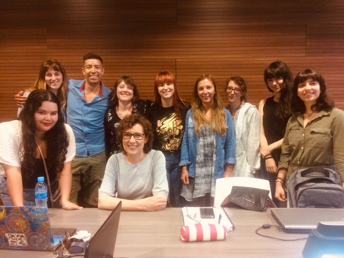 Master_Prod_Bcn's tweet photo. Miriam Porté @DistintoFilms i presidenta @donesvisuals avui al #mpcbcn. Gràcies Miriam per la teva participació de cada any amb un estudi de cas i gràcies per afegir enguany una introducció a les accions de visibilització de #donesvisuals #donestreballant #acciodirectori https://t.co/ZRrjbiewiw