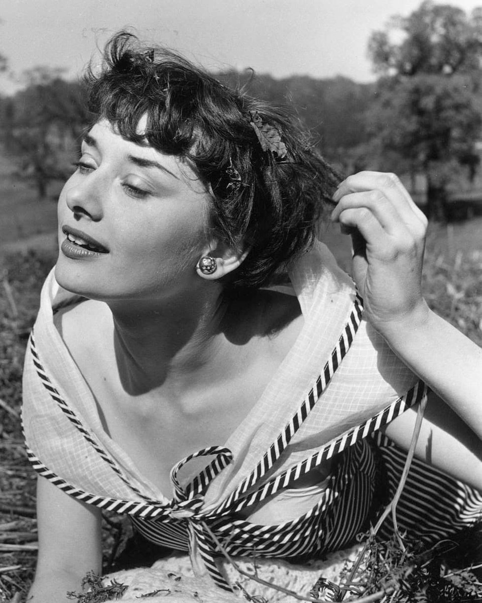 rareaudrey's tweet photo. Rare photos of Audrey Hepburn from a photoshoot she did for Picture Post magazine titled "We Take A Girl To Look For Spring". Photos by Bert Hardy at Kew Gardens in London, May 13, 1950.
#audreyhepburn https://t.co/2yiTqgWapg