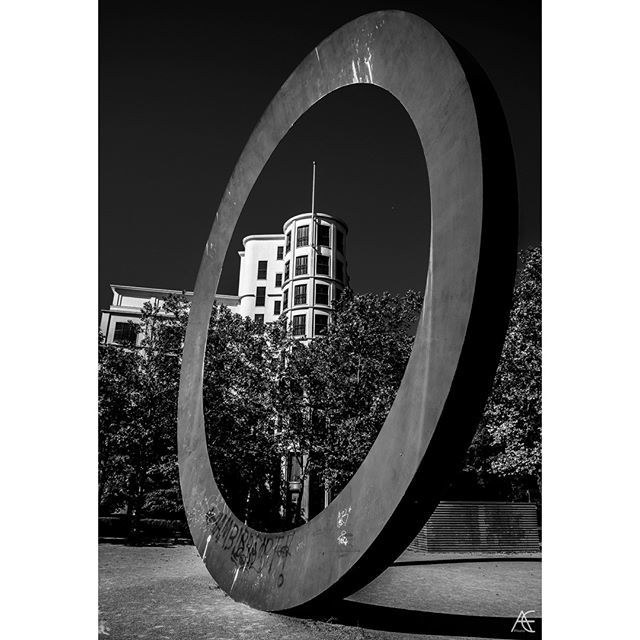 Obalix's tweet photo. Through the Circle

#circle #art #sculpture #throughthehole #frameinframe #architecture
-
-
-
-
-
-
-
-
-
-
-
-
-
#streetphotography #streetphotography_bw #bw #streetlife #28mmstreetphotography #nikond750
#münchen #minga #munich
#streetsofmunich #thearto… https://t.co/B0jlqssjTV https://t.co/WLMupsIyv7