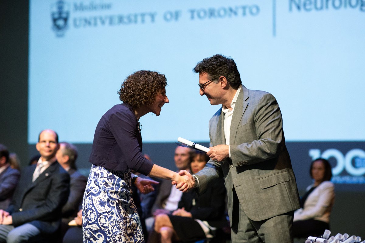 UofTDoMFellows's tweet photo. Congratulations to all our 2018-19 Department of Medicine graduates! A very memorable night for both faculty and grads. Congrats! 
#medicalgraduation #uoft #uoftdom #medicine #Fellowship https://t.co/RkxPOILa9i