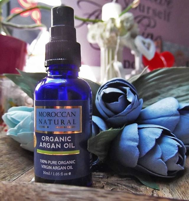 bionatural's tweet photo. SÚŤAŽ - prečítajte si recenziu na bio arganový olej od Moroccan Natural, odpovedzte na jednoduchú otázku a arganový olejček môže byť váš! Viac na blogu (link v profile⤴)⠀
⠀
#arganoil #arganovyolej #bioarganovyolej #sutaz #vyhraj #marockezlato https://t.co/c3oJvw95Px https://t.co/9WGYYbY3LZ