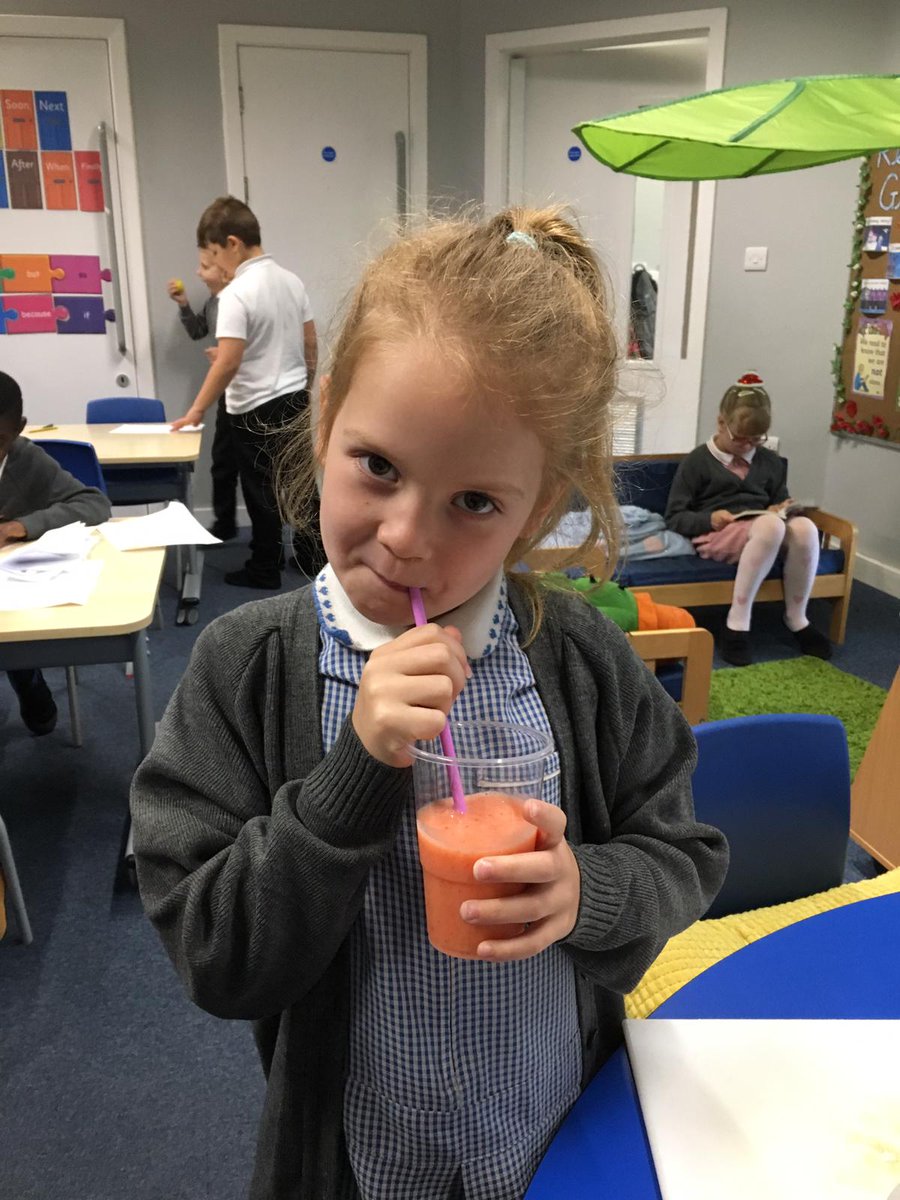 Windmill2J's tweet photo. We have enjoyed making sandwiches, animal buns and smoothies for our DT day! They were all so delicious! #MusicFederation https://t.co/xC511Xm1I2