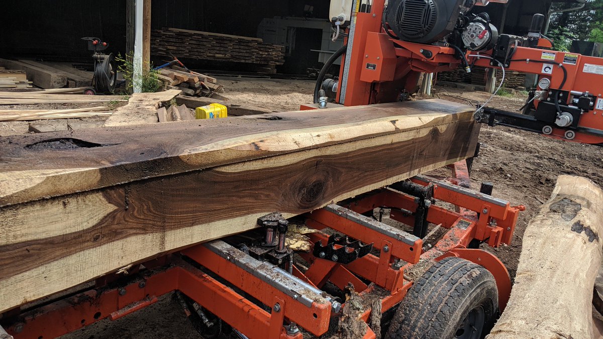 MDFallenLumber's tweet photo. It's been a beautiful past few days working up at the mill. We have so many logs to cut up, and every one of them is like Christmas morning. ๐๐ณ
#oeurbancut #urbanlogging #salvage #reclaimedwood #woodwork #customwood #oecustom #woodworking #woodworker #woodart #woodproject https://t.co/ZShwDc2fH8