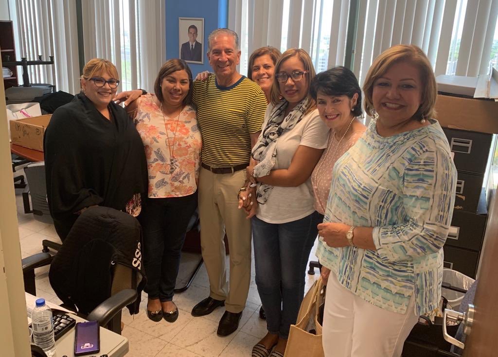 NormaEBurgos's tweet photo. Durante la mañana, recibimos la grata visita en la CEE de nuestros queridos Pedro Rosselló y Maga Nevárez.  Fueron recibidos calurosamente por los empleados y visitantes quienes les expresaron mucho cariño y admiración. https://t.co/YdSXNIia1s