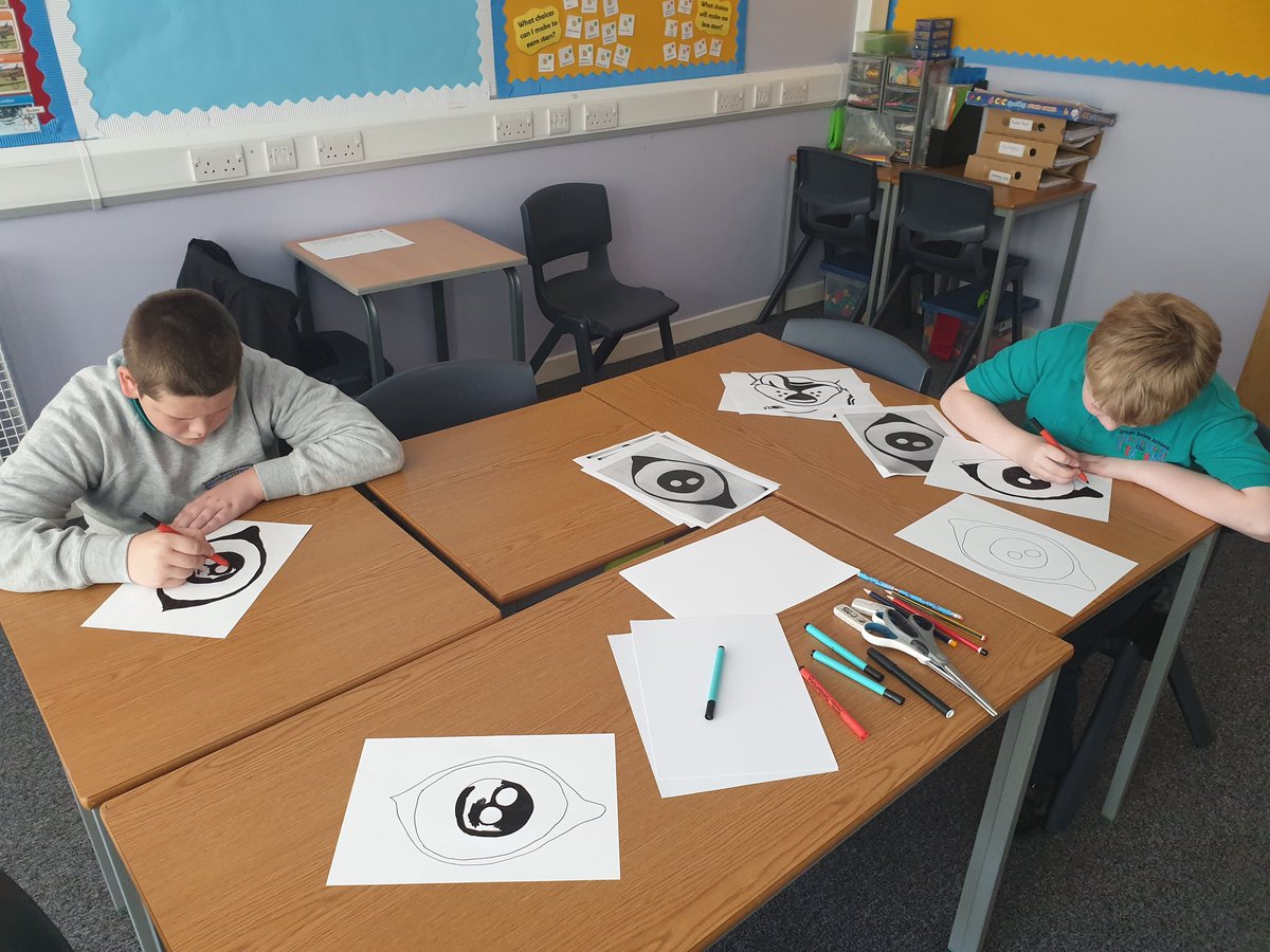 WLClass2CSC's tweet photo. The eyes are watching you 👁👁 Using pastels or paints to create our animal eyes 🎨🖌 We'll share the finished project at the end of the week 👁🐶🦅 @wlconnolly https://t.co/3b5hk5Xfb8