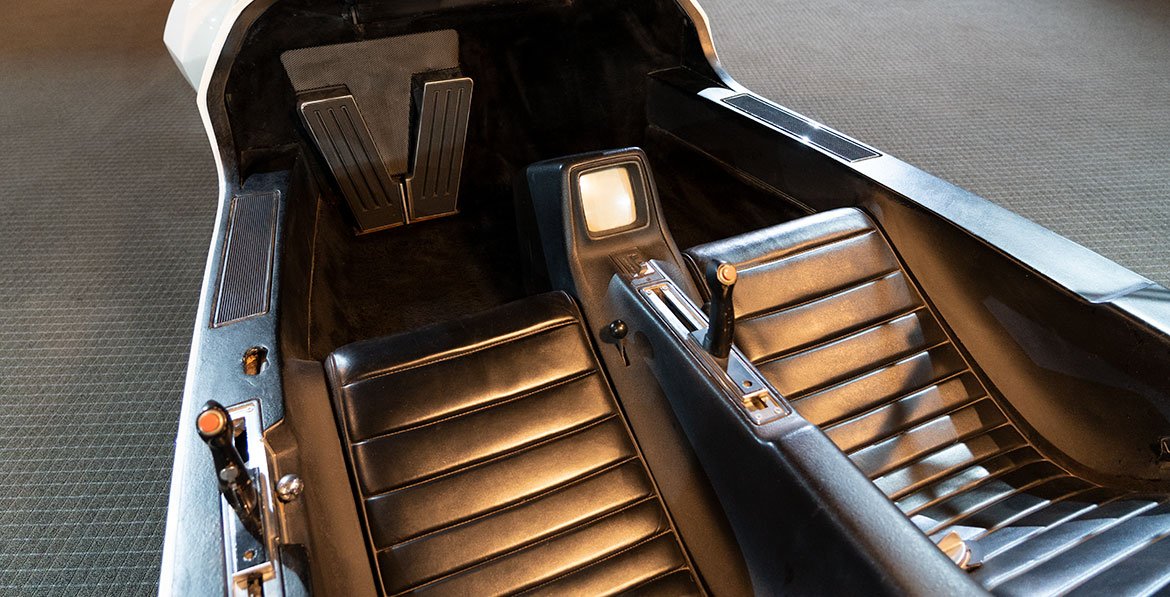 carlblackauto's tweet photo. It's a bird! It's a plane! It's a 1969 Chevrolet Astro III Experimental! This jet-like experimental #Chevrolet vehicle would sure be a head-turner if it hit the streets today.
#waybackwednesday #oldcars #experimentalcars #astro https://t.co/UXeyDRzDM9