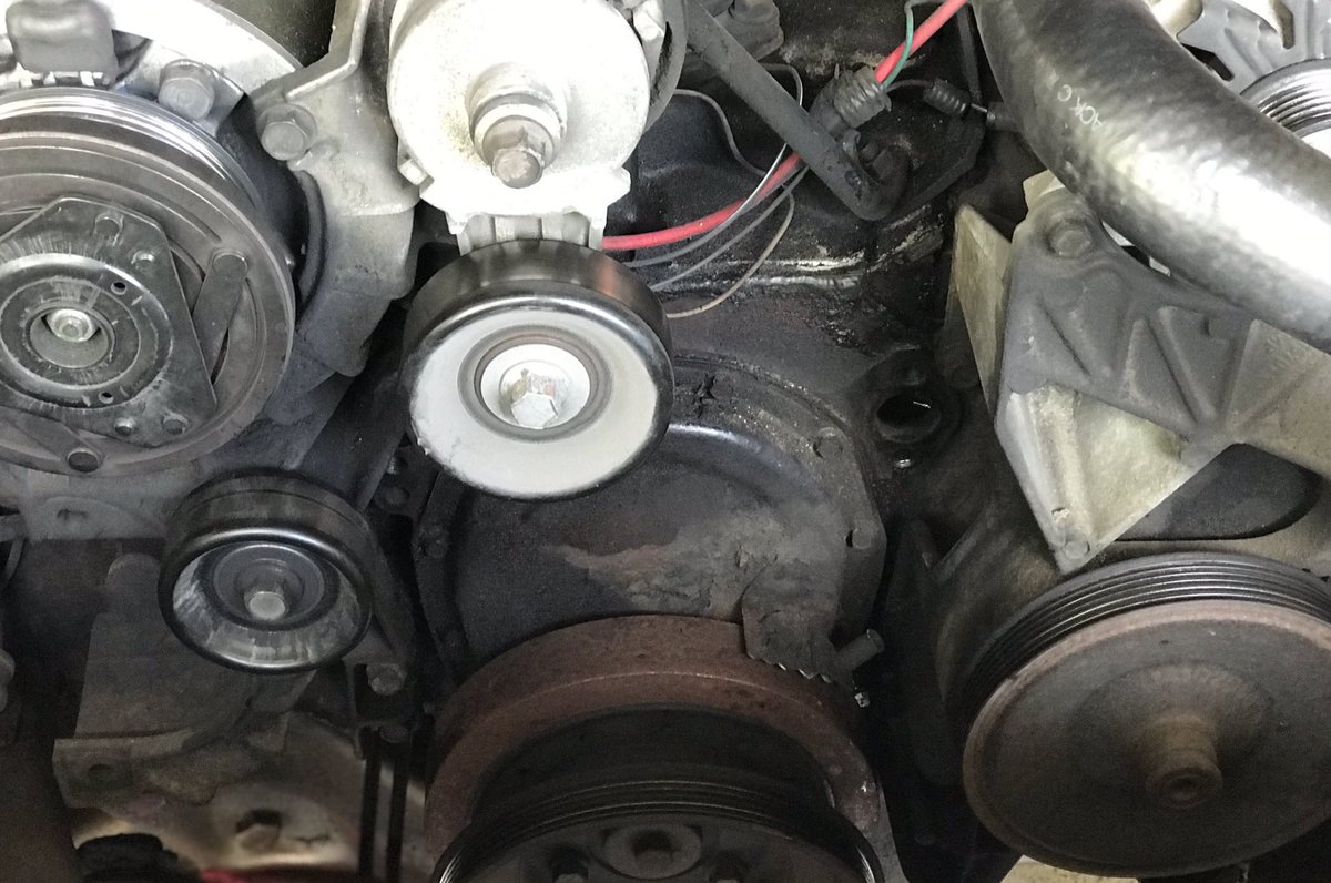 mqac_services's tweet photo. #WaterPump replacement #ThisIsWhatItLooksLike. Our customer is at work playing #ThatsMyCar. #MQAC, we provide custom delivered quick auto care to your home or work! #MobileMechanic #Houston #Mechanic https://t.co/0rB7aOYYPK