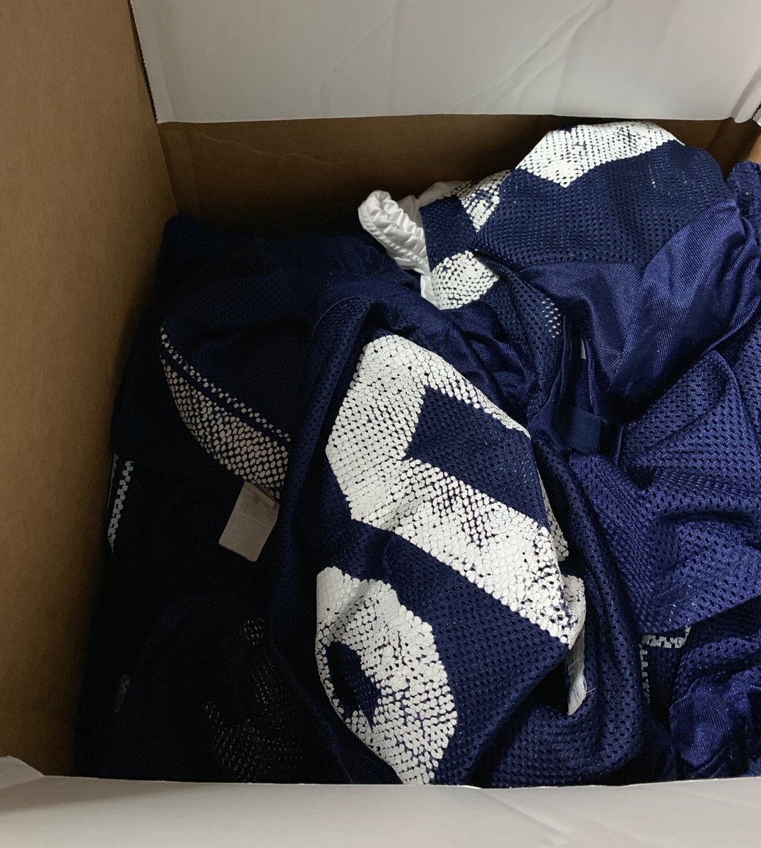 MorganStBears's tweet photo. 🐻Another couple of boxes📦📦📦 off to 🚚💨 @MngrsOnAMission👍 #CleanOut4ACause
For more 👉📝https://t.co/M1Kzf5yD4P
#TheMorganWay #MEAC #ThreeStripeLife
#GoBears🔷🔶 https://t.co/XO6SN2wjnB