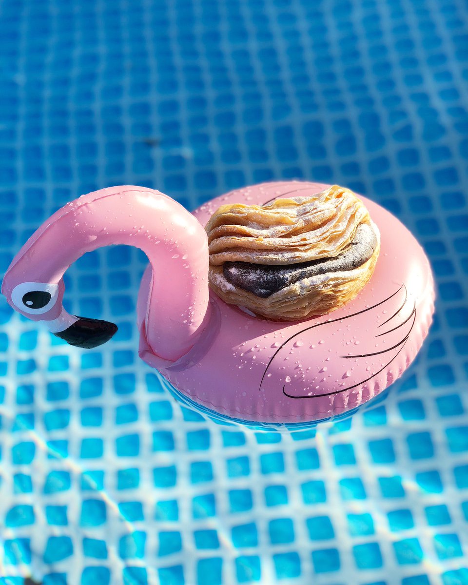 #estiu es aquí , i amb molta força 🔥 #puffpastry #hojaldre #piscina #inthepool #poolparty