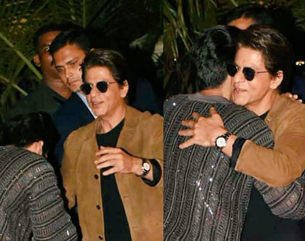 TeamSRKWarriors's tweet photo. Ek FAN apne Star se mila! ❤
@ayushmannk with @iamsrk https://t.co/S0BRlqu1r0