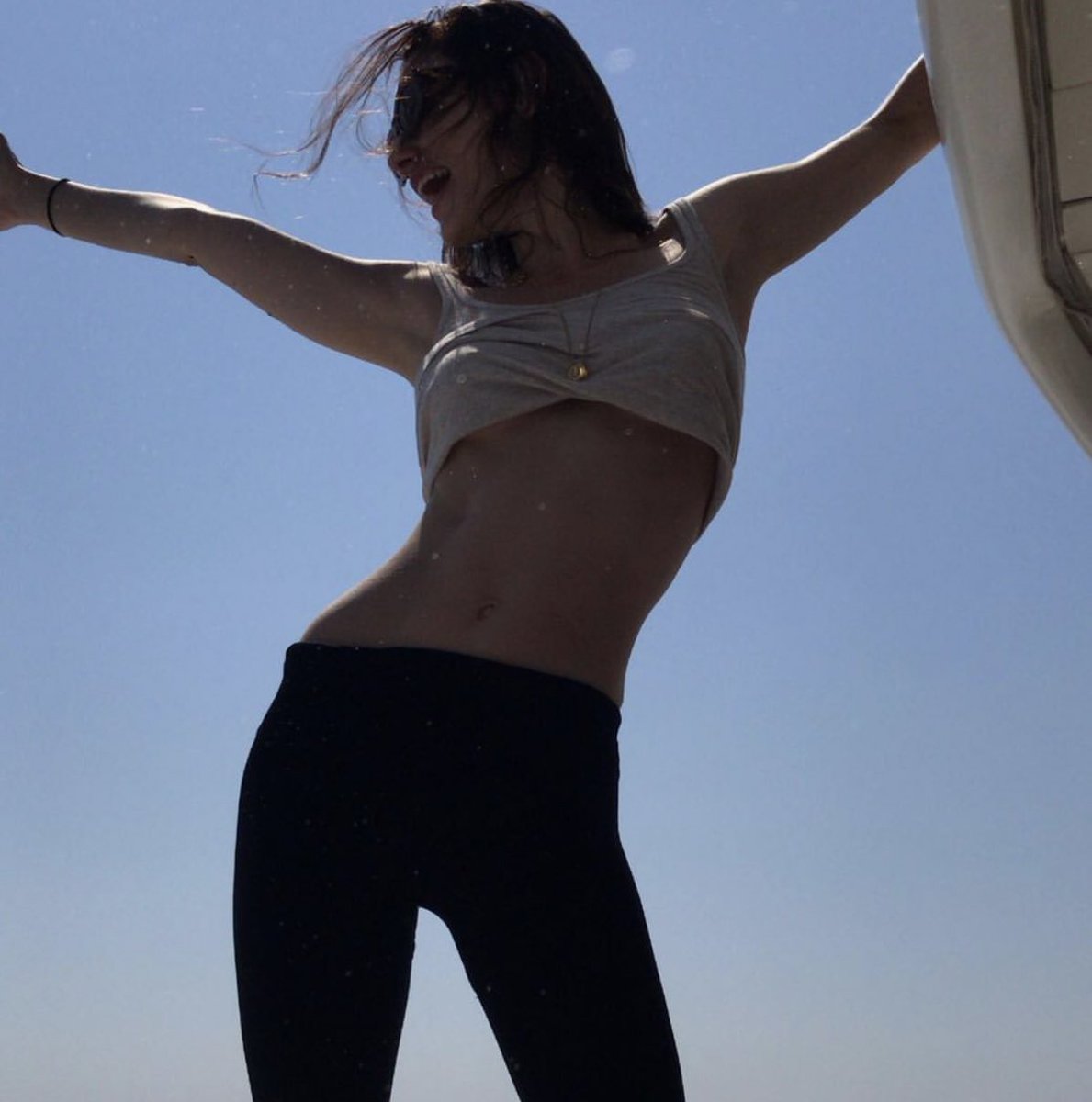 BabiesArt_'s tweet photo. phoebe tonkin in Capri https://t.co/tEKUFEa9Fq