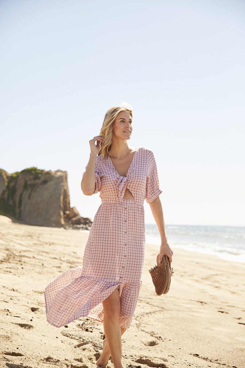 bookedbytina's tweet photo. These photos of @KristenTaekman are really giving us all the beach vibes we need! #HappySummer #JcmodelsofCT #Beachvibes #modelsonthemove https://t.co/IN4SDQl8Eg