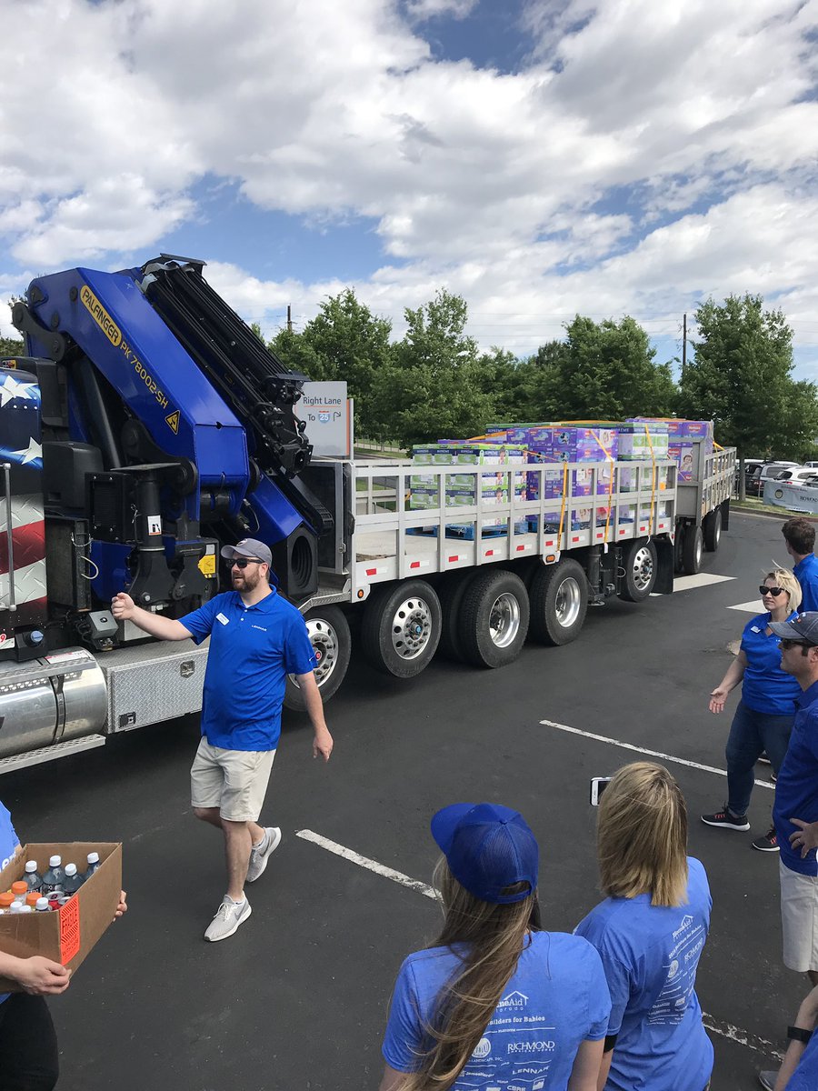 apreciouschild's tweet photo. Wow! 57,189 diapers, 7,952 wipes, 2,040 ounces of formula. That’s how much HomeAid Colorado collected and donated to us at their #BuildersForBabies event. These generous gifts mean so much to the families in need we serve through our Basics 4 Babies program. We are so grateful! https://t.co/FSEzAkapYk