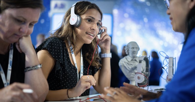 AppleEDU's tweet image. Check out the music station at the Apple Pop-Up Classroom in 202AB to make a podcast about life on Neptune in #GarageBand. Build audio storytelling skills using effects to transform your voice to sound like an 👽 or add real @NASA launch recordings! #ISTE19 #EveryoneCanCreate